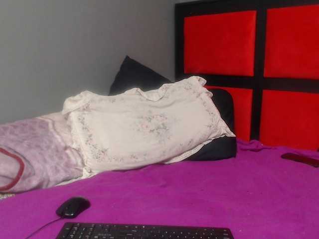 Sheila80 live cam on BongaCams