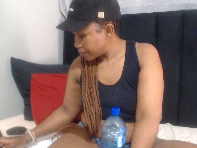 Sheila80 live webcam show