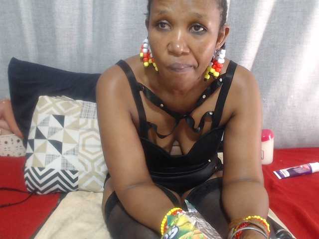 Sheila80's BongaCams show and profile