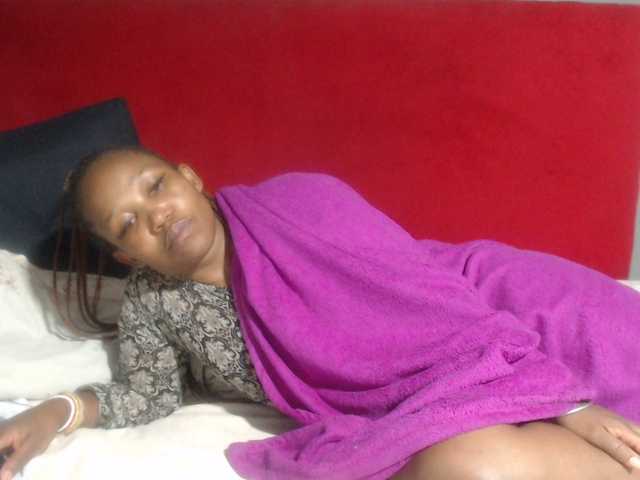Sheila80 live cam on BongaCams