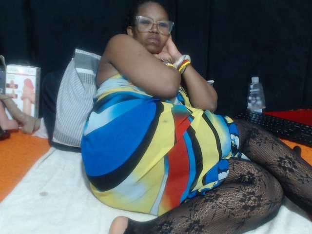 Sheila80 live cam on BongaCams