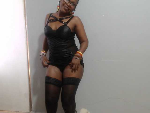 Sheila80's BongaCams show and profile