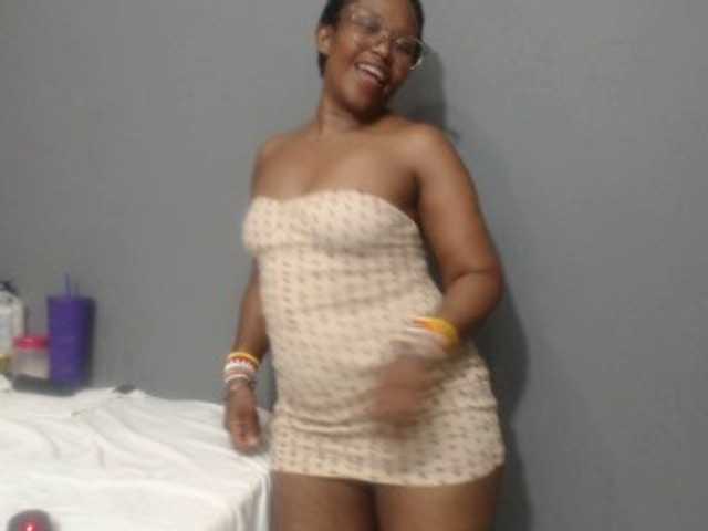 Sheila80 live cam on BongaCams