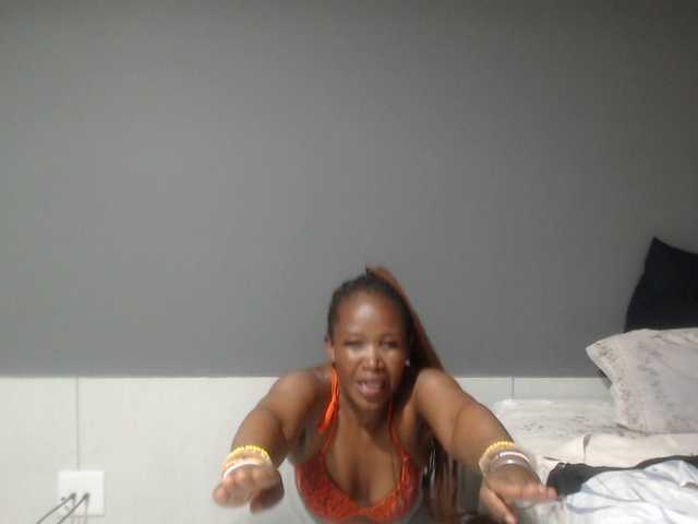 Sheila80 live cam on BongaCams