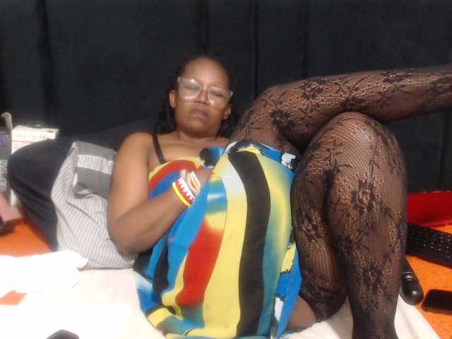 Sheila80 live cam on BongaCams