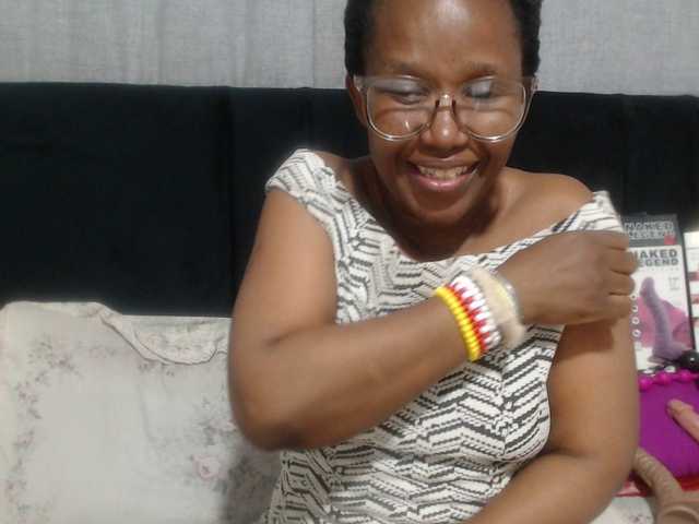 Sheila80 live cam on BongaCams