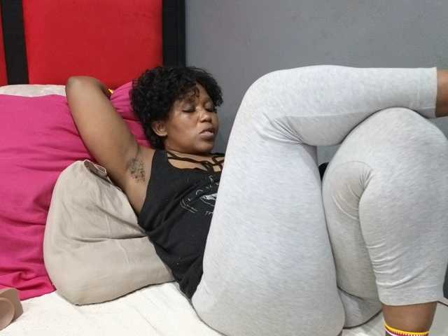 Sheila80 live cam preview