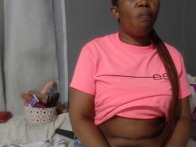 Sheila80 live cam on BongaCams
