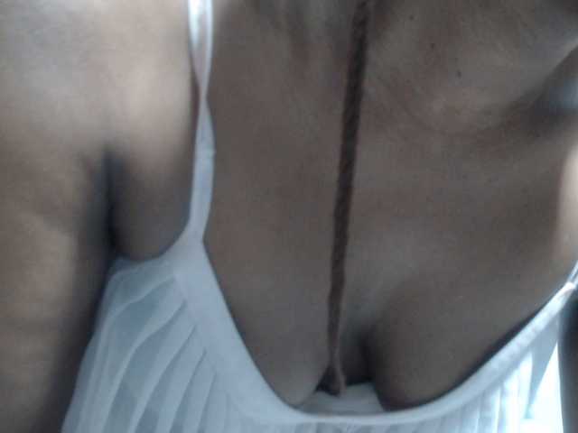 Sheila80 live cam on BongaCams