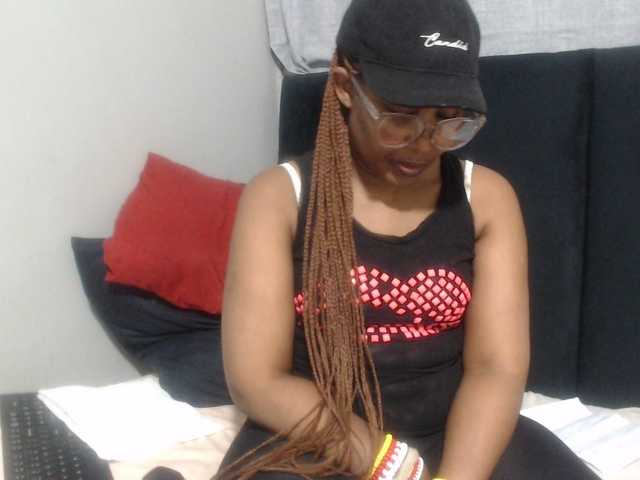 Sheila80 live webcam show