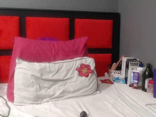 Sheila80 live cam on BongaCams