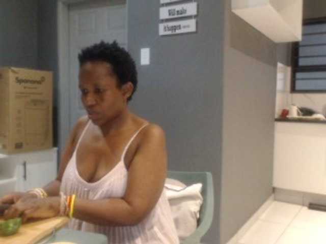Sheila80 live cam on BongaCams