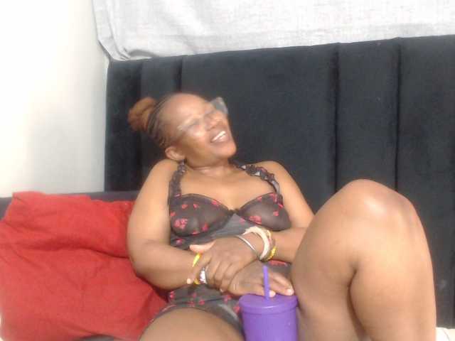 Sheila80 live webcam show