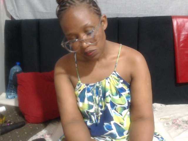 Sheila80 live cam on BongaCams