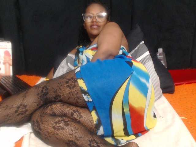 Sheila80 live cam on BongaCams