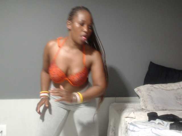 Sheila80 live cam on BongaCams