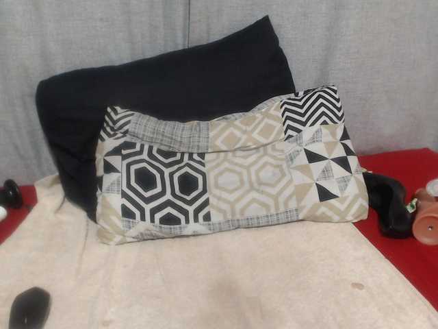 Sheila80's BongaCams show and profile