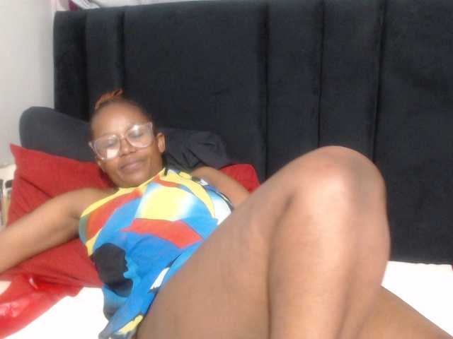 Sheila80 live cam on BongaCams