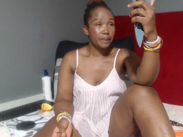 Sheila80 live cam