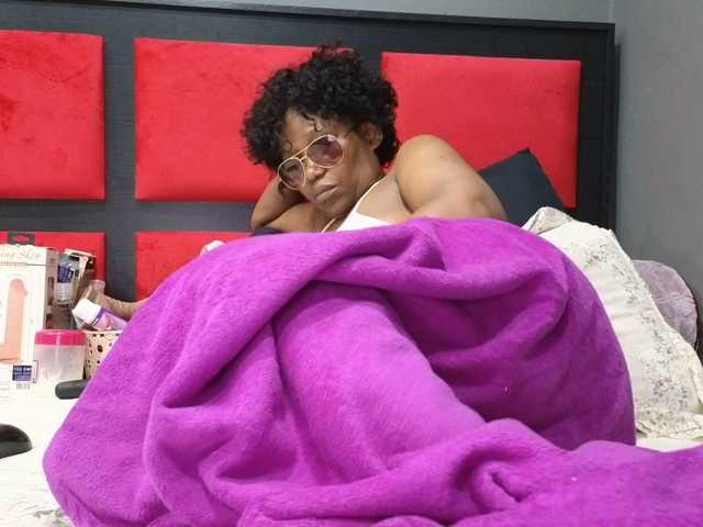 Sheila80 live cam preview
