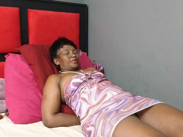 Sheila80 — live female cam