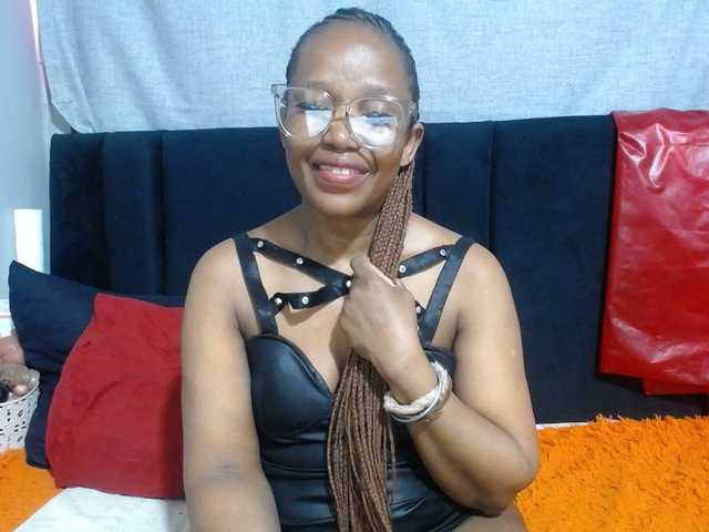 Sheila80 live webcam show