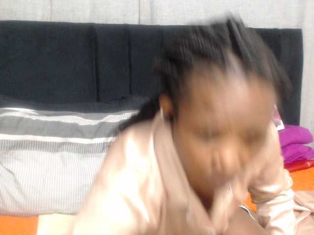 Sheila80 live cam on BongaCams