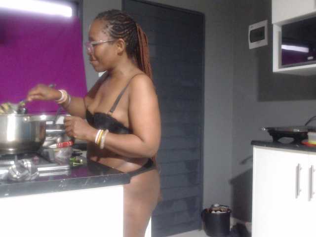 Sheila80 live cam on BongaCams
