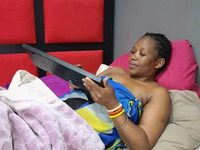 Sheila80 live cam preview
