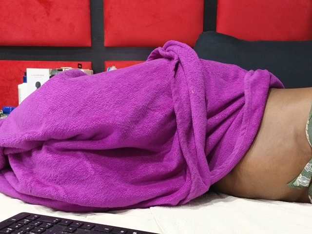 Sheila80 live cam preview