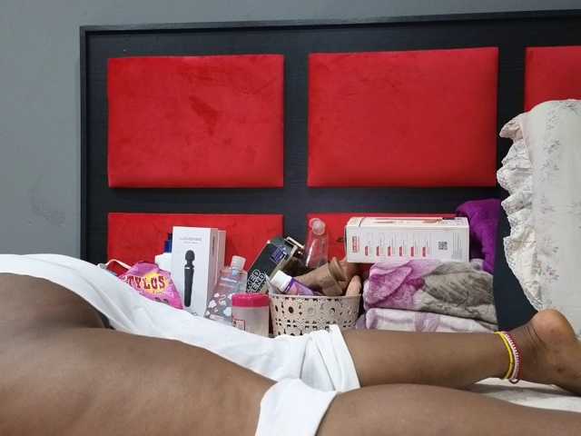 Sheila80 live cam preview