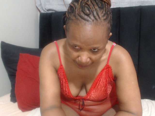 Sheila80 live webcam show