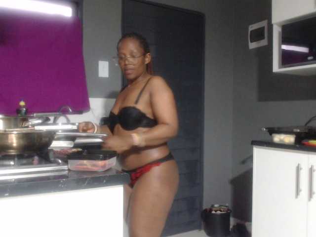 Sheila80 live cam on BongaCams
