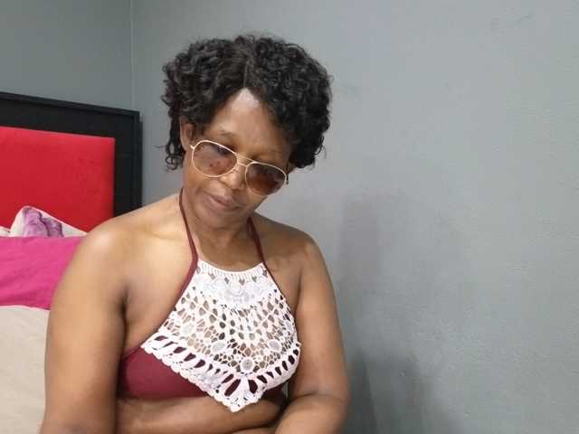 Sheila80 live cam preview