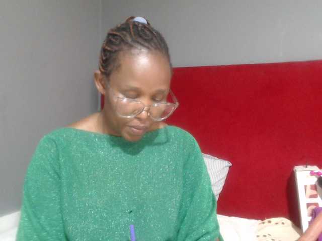 Sheila80 live cam on BongaCams