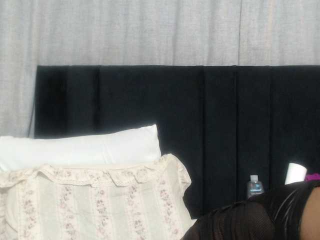 Sheila80 live cam on BongaCams