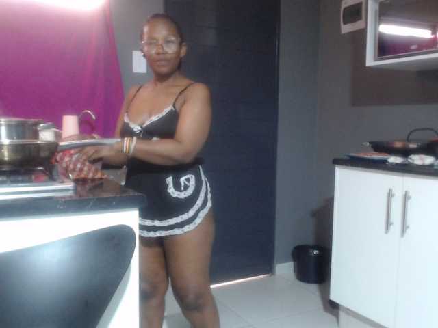 Sheila80 live cam on BongaCams
