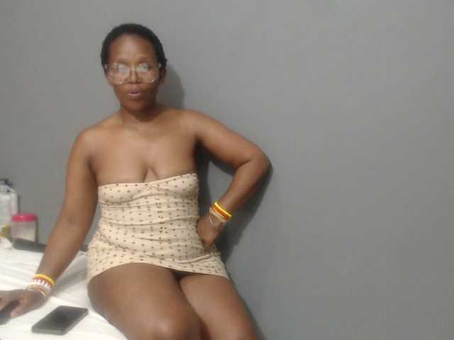 Sheila80 live cam preview