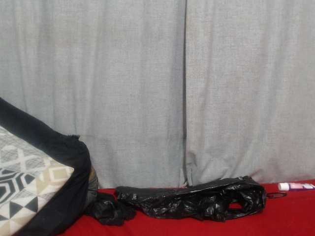 Sheila80's BongaCams show and profile