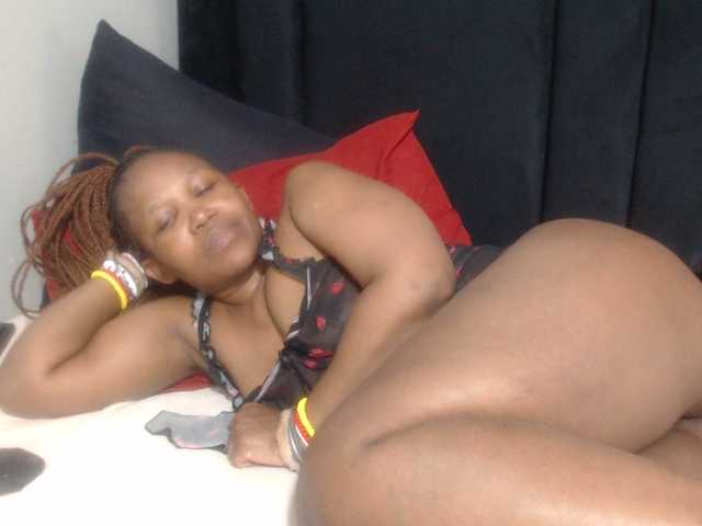 Sheila80 live webcam show
