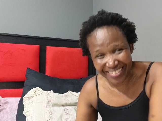 Sheila80 live cam on BongaCams