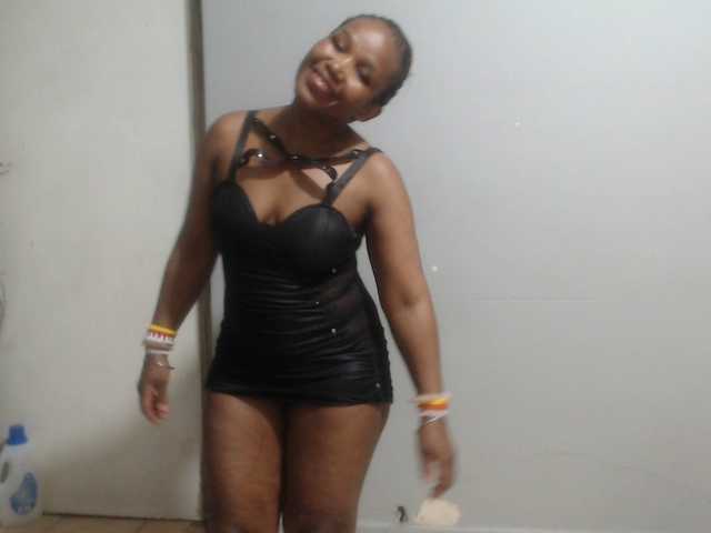 Sheila80 live cam on BongaCams
