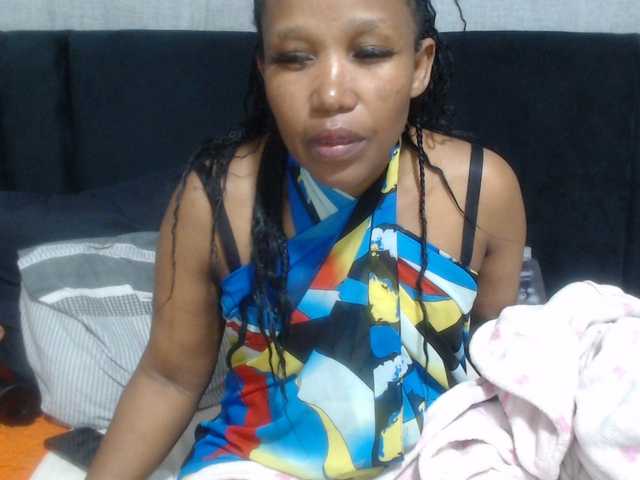 Sheila80 live cam on BongaCams