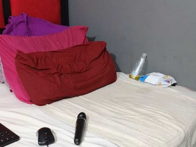 Sheila80 live cam on BongaCams
