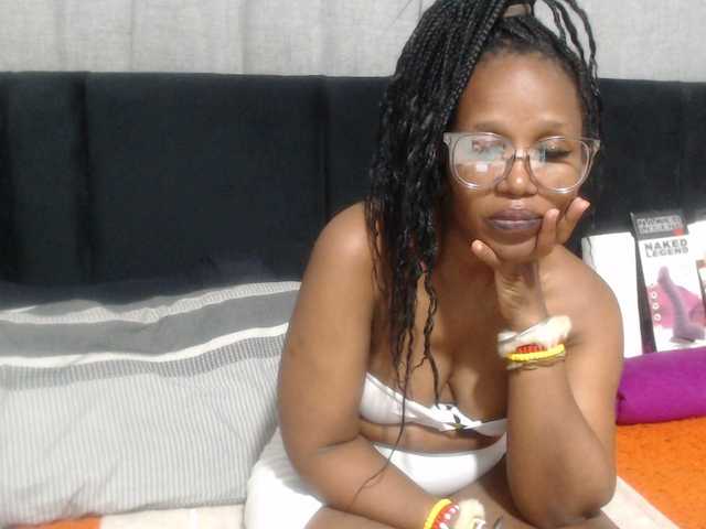 Sheila80 live cam on BongaCams