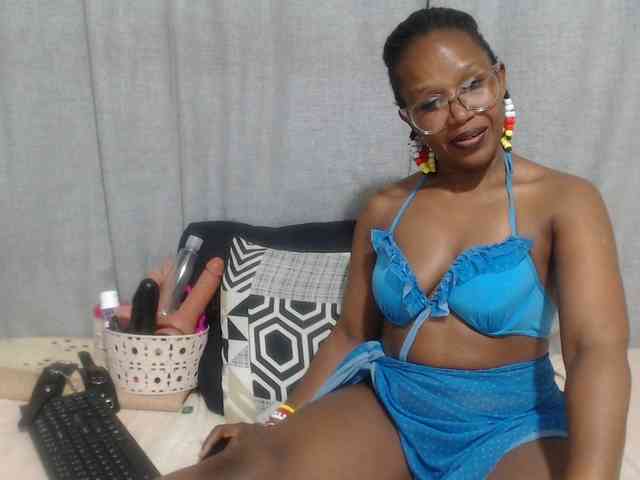 Sheila80 webcam