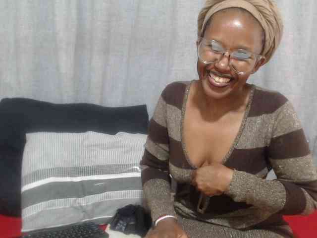 Sheila80 Live Webcam on BongaCams