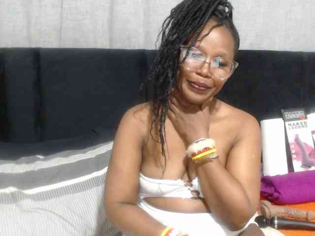 Sheila80 webcam