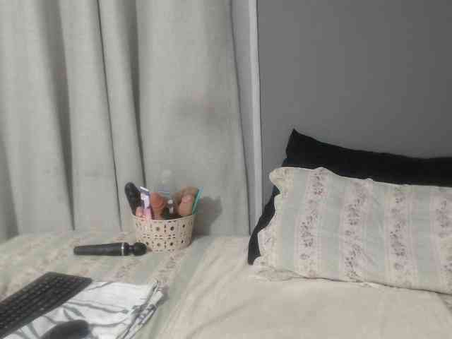 Sheila80 webcam