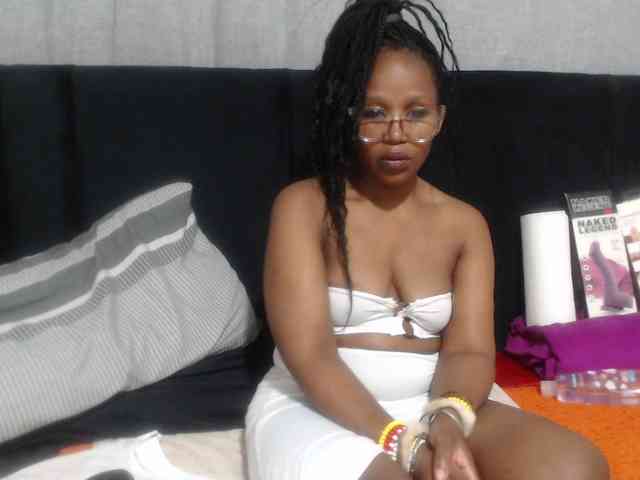 Sheila80 webcam
